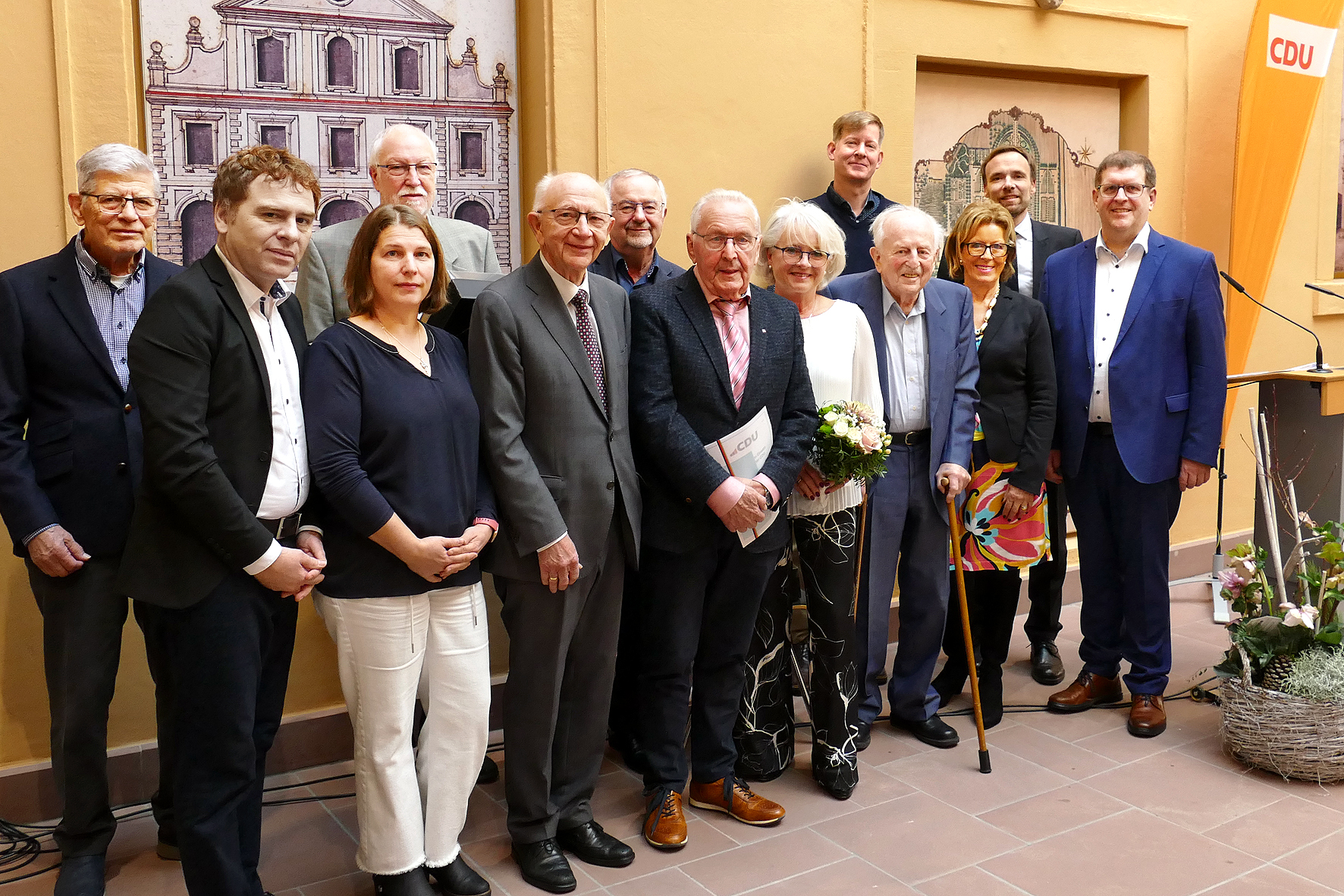 Die Ehrung der langjhrigen CDU-Mitglieder nahmen Dr. Alexander Becker MdL und Kreisvorsitzende Brigitte Schuble bei einer feierlich-familiren Matinee im Rastatter Rossi-Haus vor. Fotos: Gerhard Schauppel